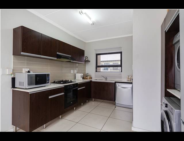2 BEDROOM APARTMENT FOR SALE IN FOURWAYS